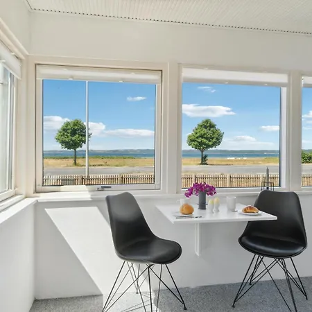 Nice In With Kitchen Hébergement de vacances *